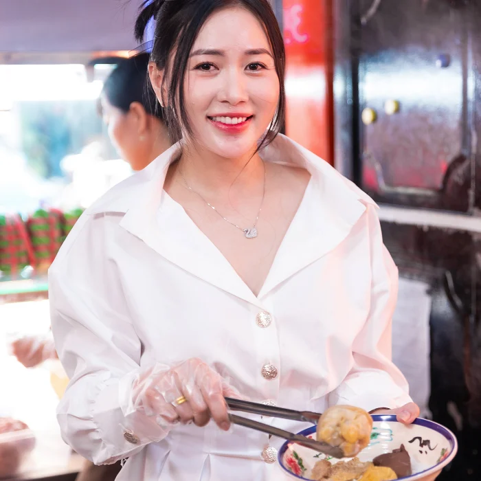 Huy Móm Qua Bức Ảnh ✨